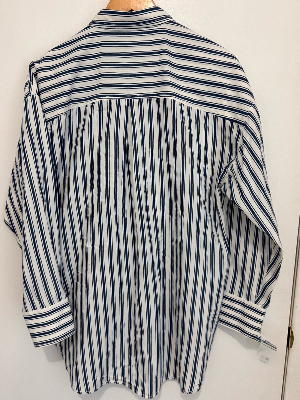 Anthropologie Maeve White and Navy Stripe Button-Down Shirt 100%Cotton Women’s M - Picture 2 of 5
